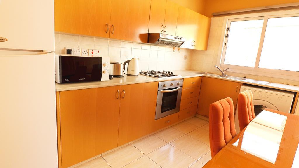 Panikos Beach Apartment I 라르나카 외부 사진