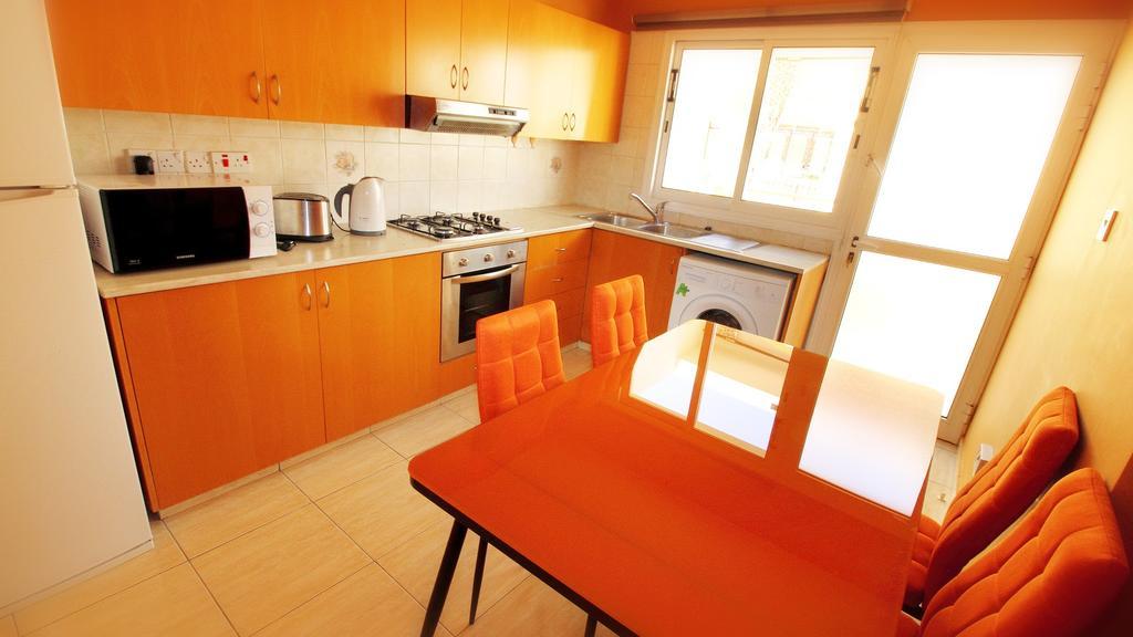 Panikos Beach Apartment I 라르나카 외부 사진